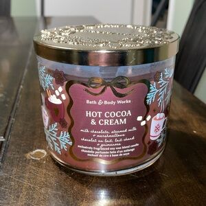 New Bath & Body Works Hot Cocoa & Cream 3 wick Candle